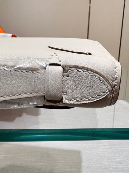 HM ケリー ポシェット 22cm ホワイト スイフト シルバー金具