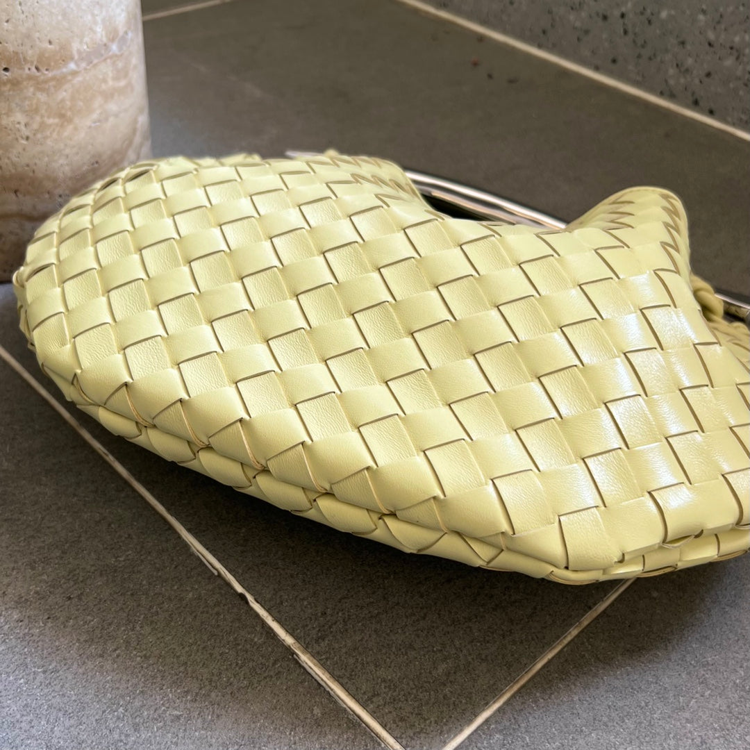 SARDINE 33 AVEC CHAÎNE EN CUIR D'AGNEAU JAUNE CRÈME