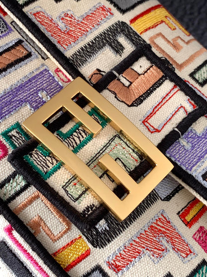 フェンド バゲット ブラック＆マルチカラー キャンバスバッグ 27 FF刺繍入り Ghw 