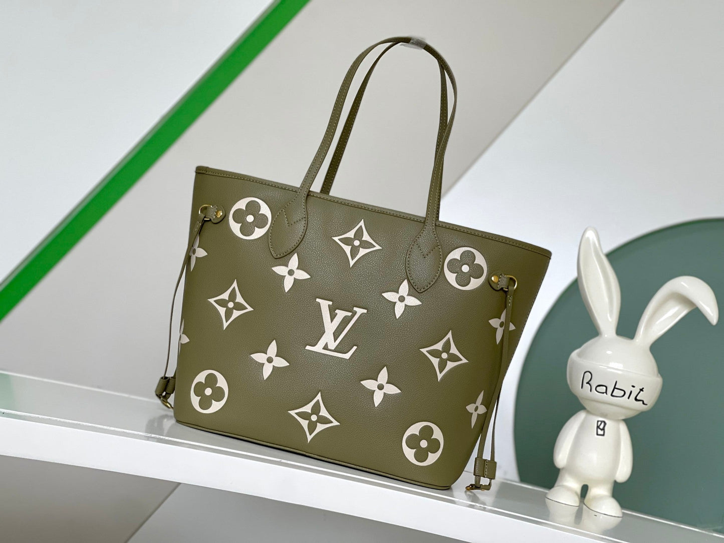 NEVERFULL MM 32 KAKI CRÈME MONOGRAMME CUIR EMPREINTE 