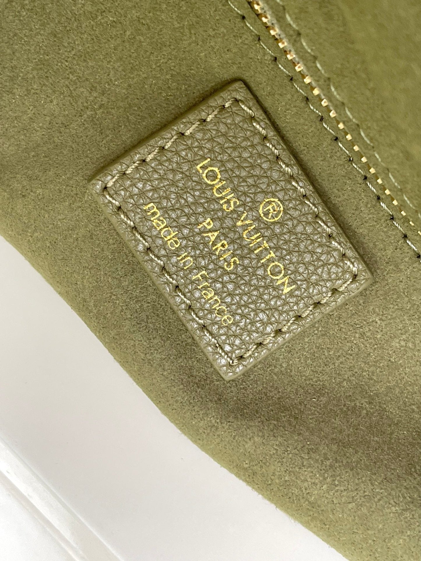 NEVERFULL MM 32 KAKI CRÈME MONOGRAMME CUIR EMPREINTE 
