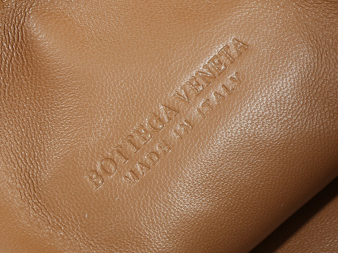 BV Teen Jodie 36 cm en cuir d'agneau marron 