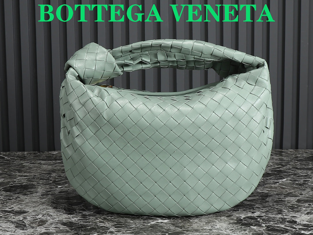 BV Teen Jodie 36 cm en cuir d'agneau gris roche 