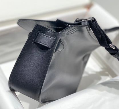 HM JYPSIÈRE MINI 23 CUIR DE VEAU NOIR ACIER ARGENTÉ