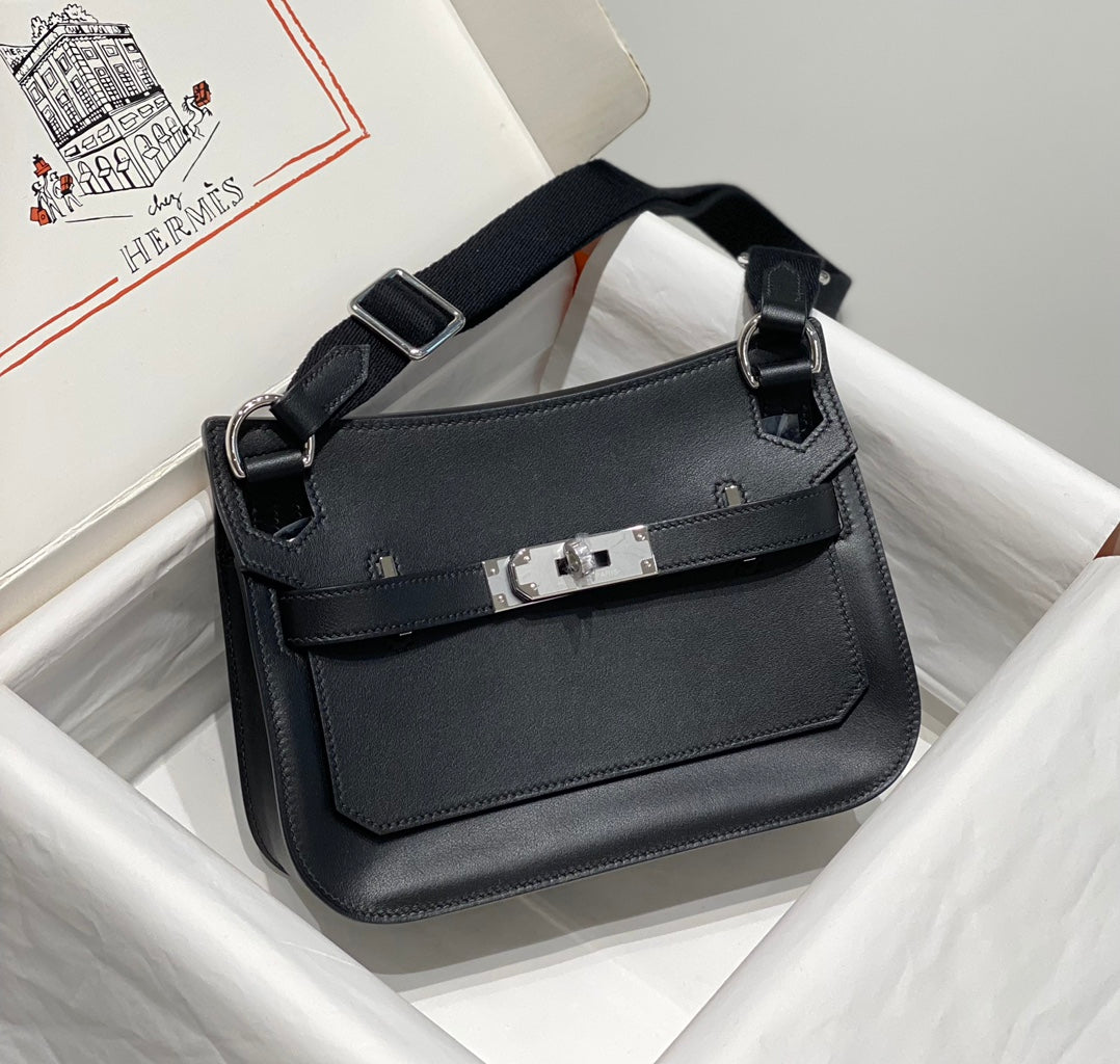 ケリー 23cm ジプシエール ブラックレザー クロスボディバッグ SHW