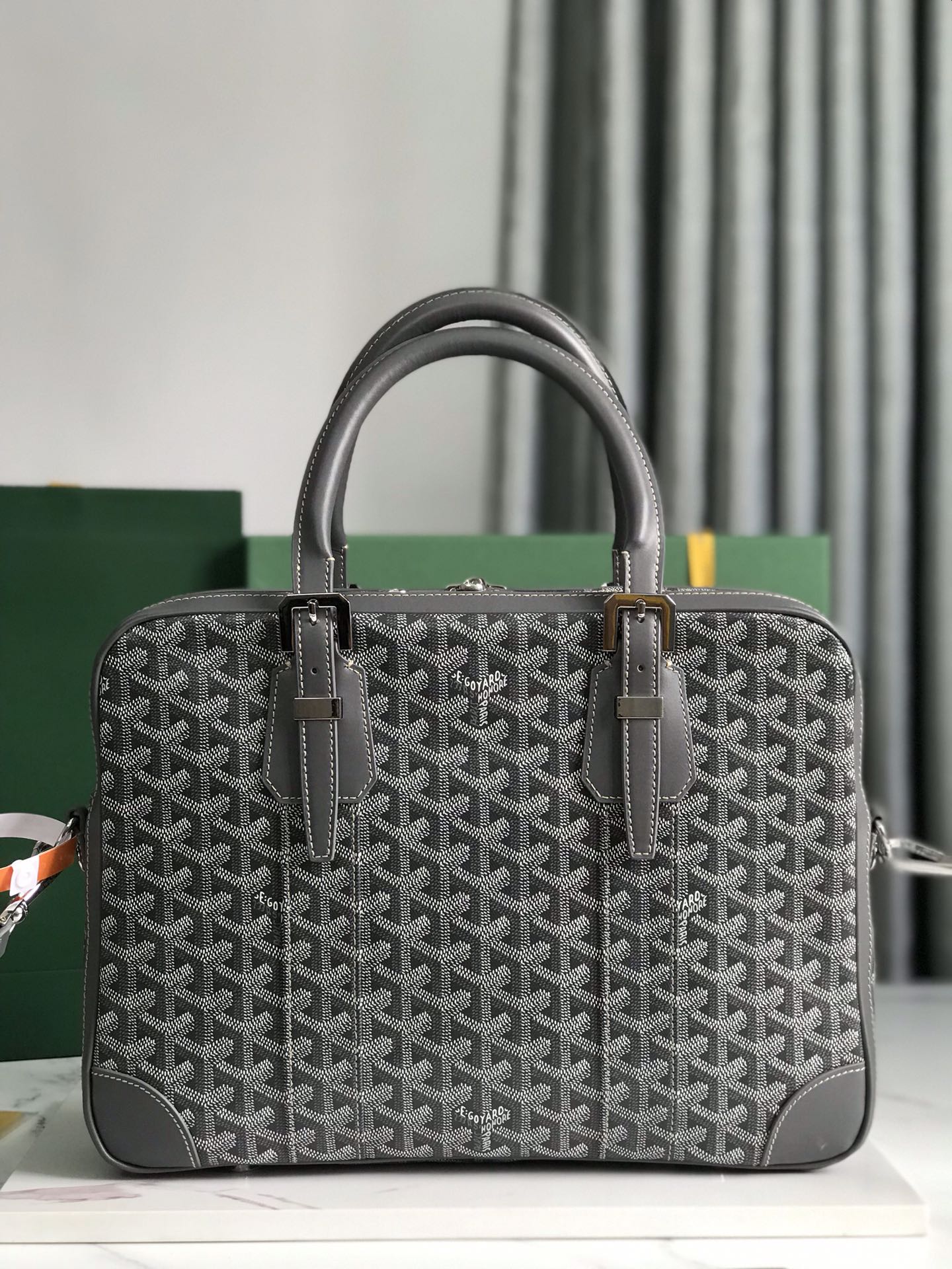 PORTE DOCUMENT AMBASSADE 35 EN TOILE GOYARDINE GRIS