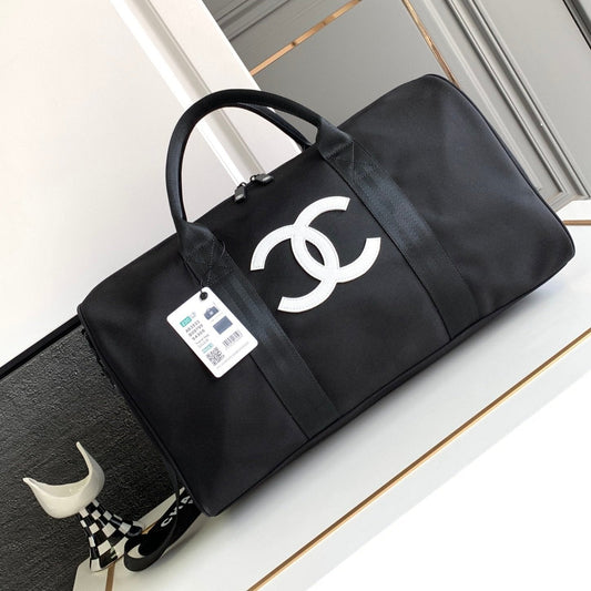 Sac de voyage CC 45 en toile noire avec logo blanc