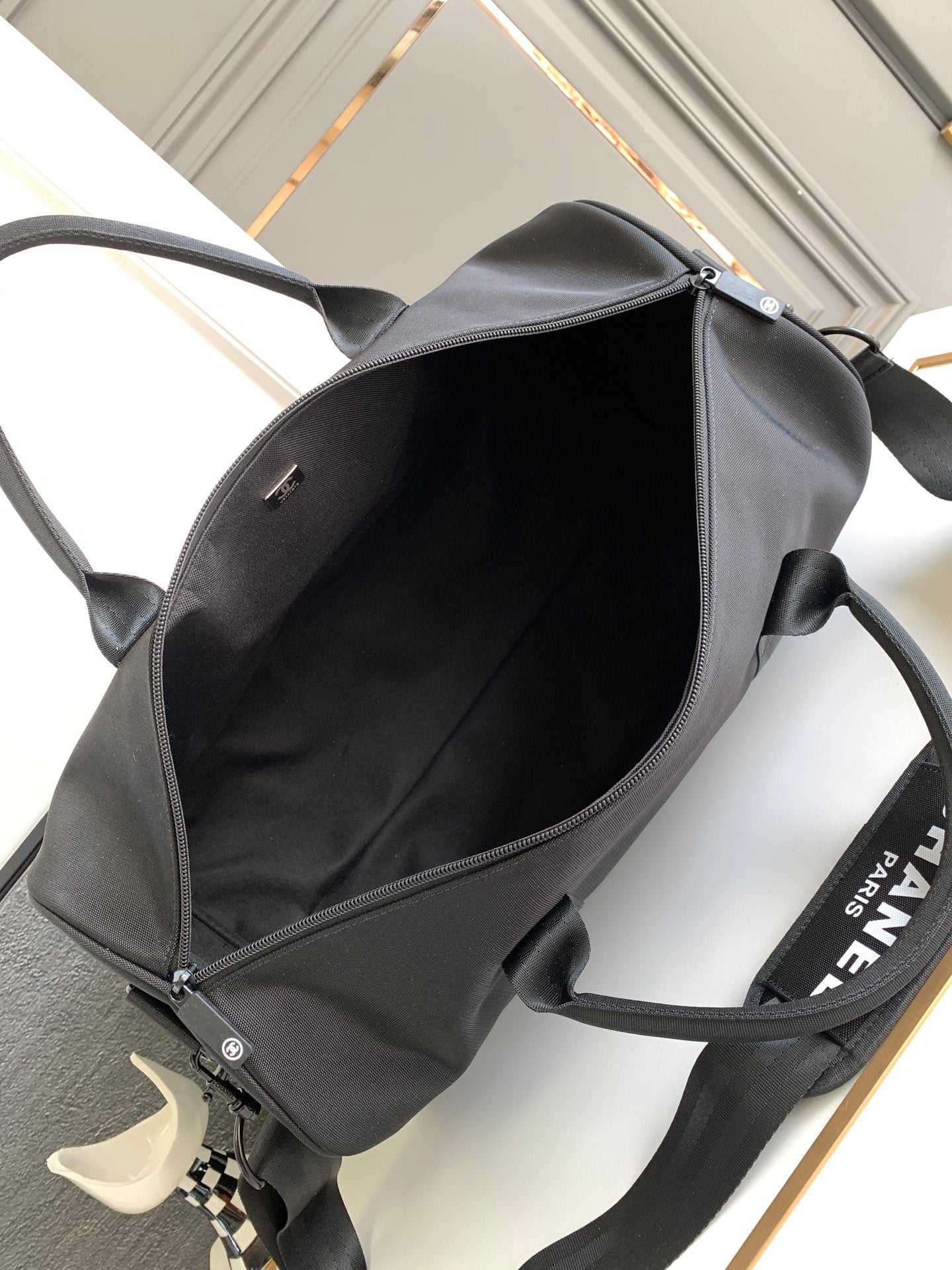 CCトラベルバッグ45 ブラックキャンバス ホワイトロゴ