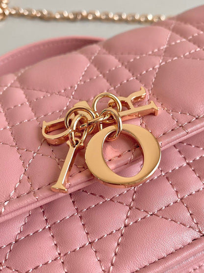 SAC À CHAÎNE LADY 21 EN CUIR D'AGNEAU ROSE VIF
