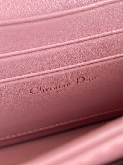 SAC À CHAÎNE LADY 21 EN CUIR D'AGNEAU ROSE VIF