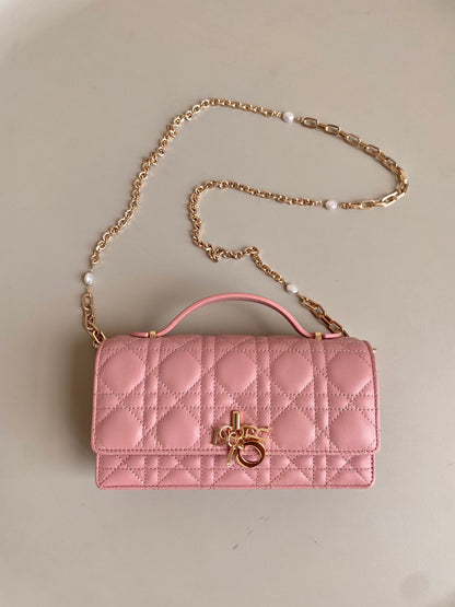 SAC À CHAÎNE LADY 21 EN CUIR D'AGNEAU ROSE VIF
