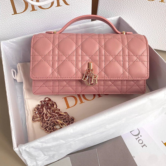 SAC À CHAÎNE LADY 21 EN CUIR D'AGNEAU ROSE VIF