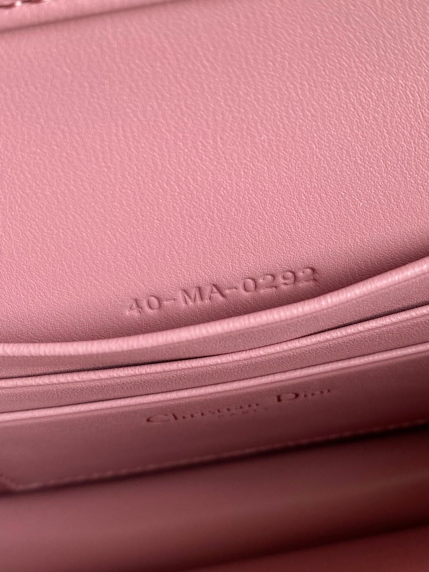 SAC À CHAÎNE LADY 21 EN CUIR D'AGNEAU ROSE VIF