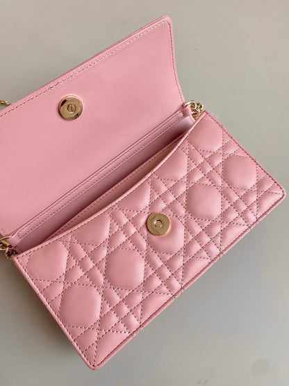 SAC À CHAÎNE LADY 21 EN CUIR D'AGNEAU ROSE VIF