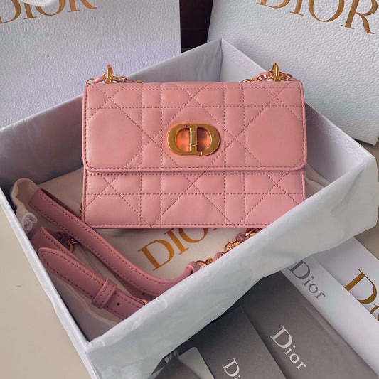 SAC À CHAÎNE MISS CARO 17 EN CUIR D'AGNEAU ROSE VIF