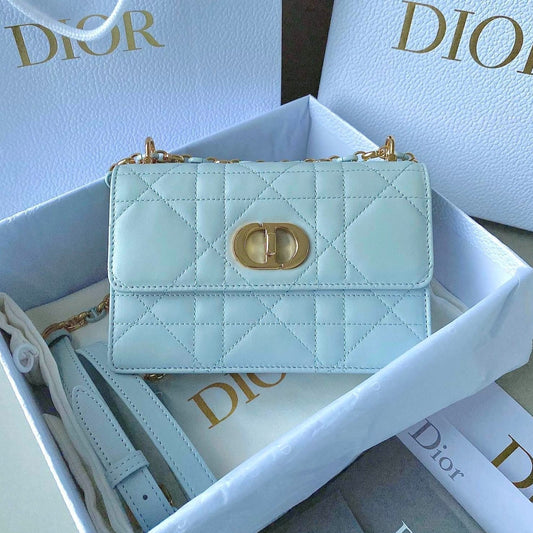 SAC CHAÎNE MISS CARO 17 EN CUIR D'AGNEAU BLEU CLAIR
