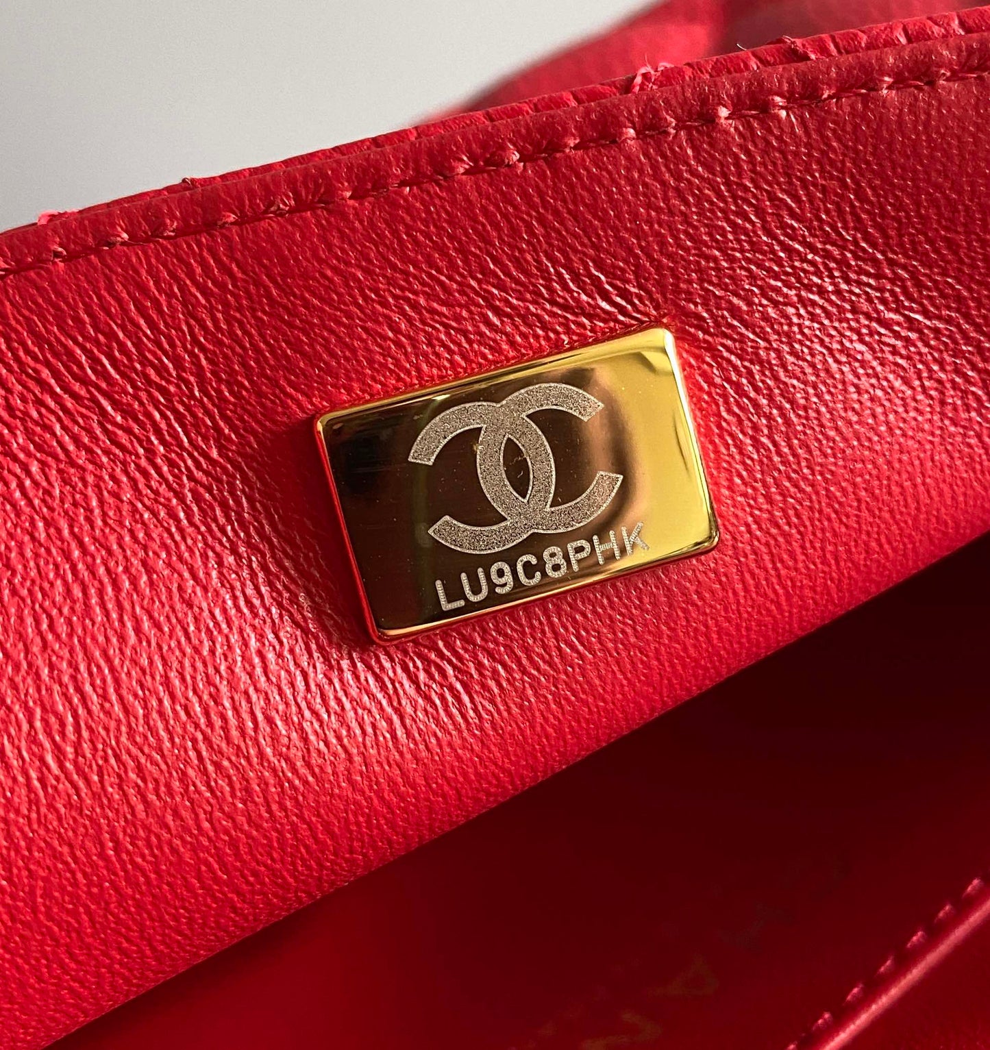 MINI SAC À RABAT RECTANGLE 20 CM ROUGE CAVIAR QUINCAILLERIE OR