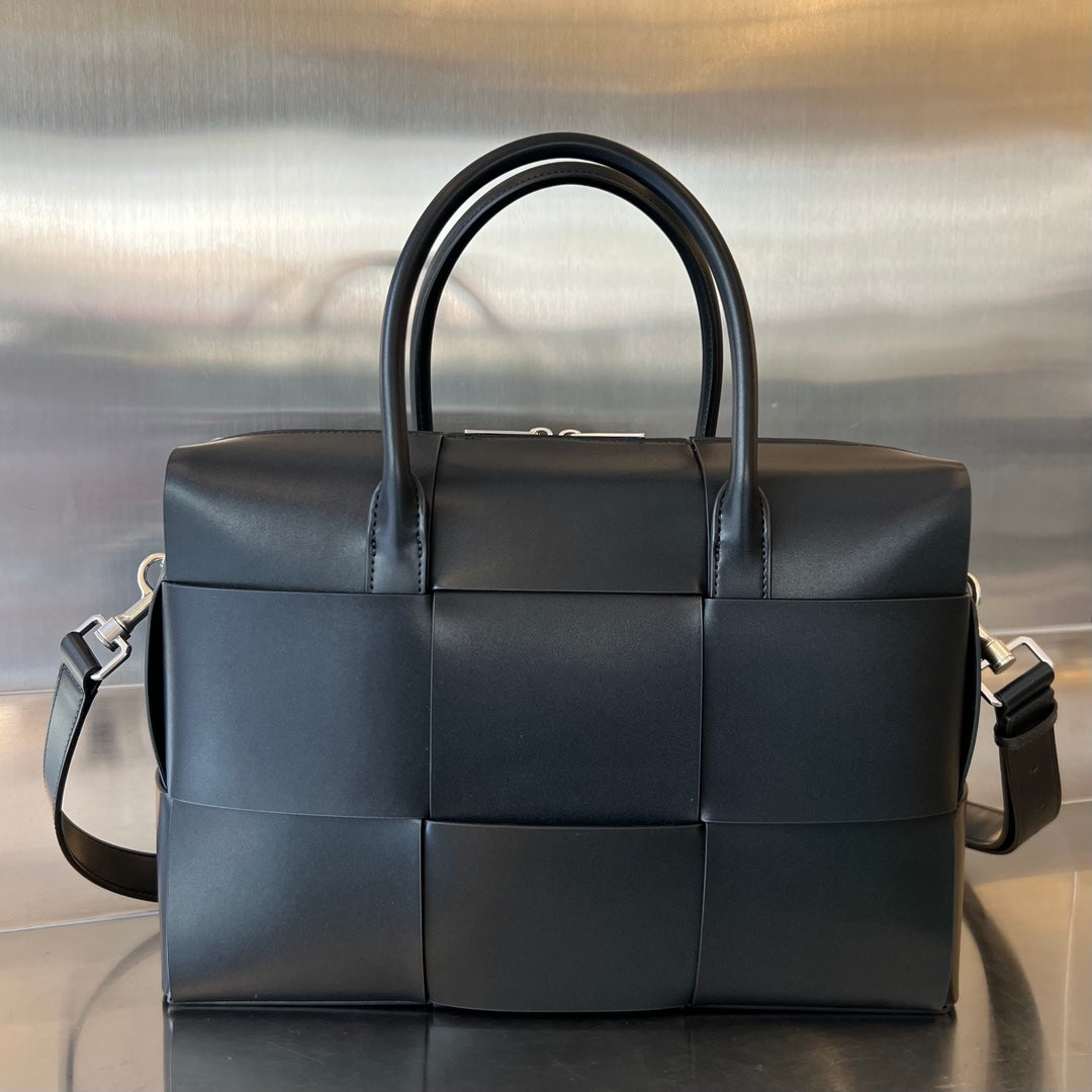 SAC ARCO 36 EN CUIR D'AGNEAU NOIR