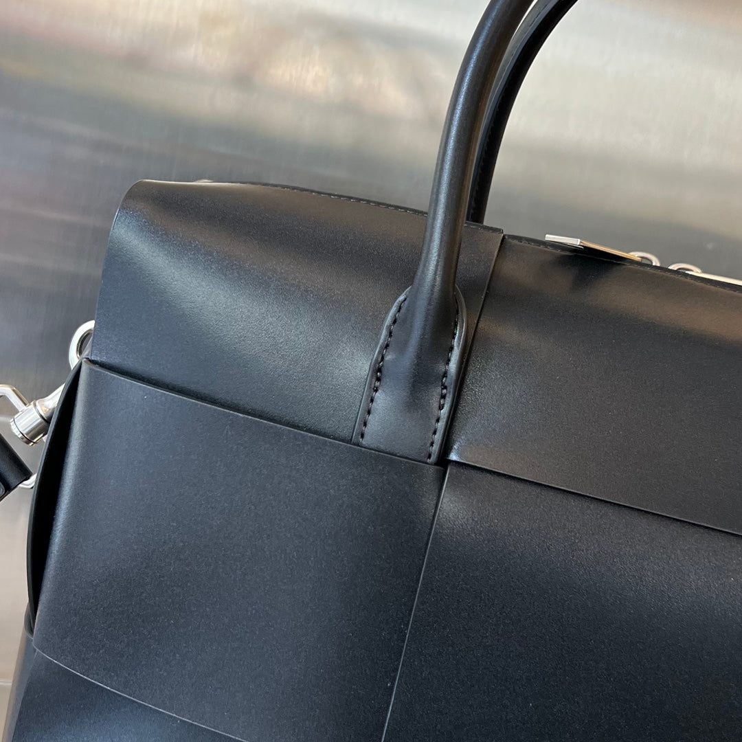 SAC ARCO 36 EN CUIR D'AGNEAU NOIR