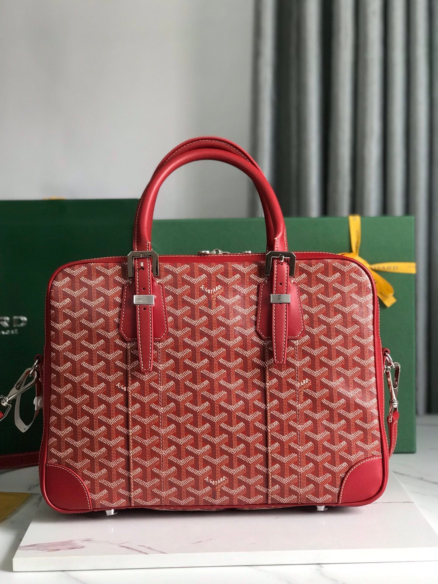 PORTE-DOCUMENT AMBASSADE 35 EN TOILE CLASSIQUE GOYARDINE ROUGE