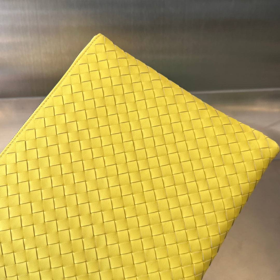 INTRECCIATO 30 EN CUIR D'AGNEAU JAUNE CLAIR