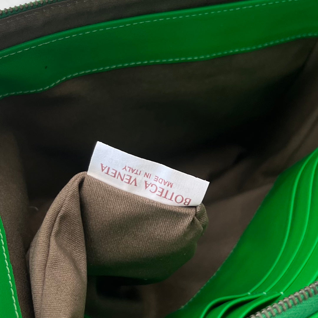 INTRECCIATO 30 EN AGNEAU VERT ÉMERAUDE