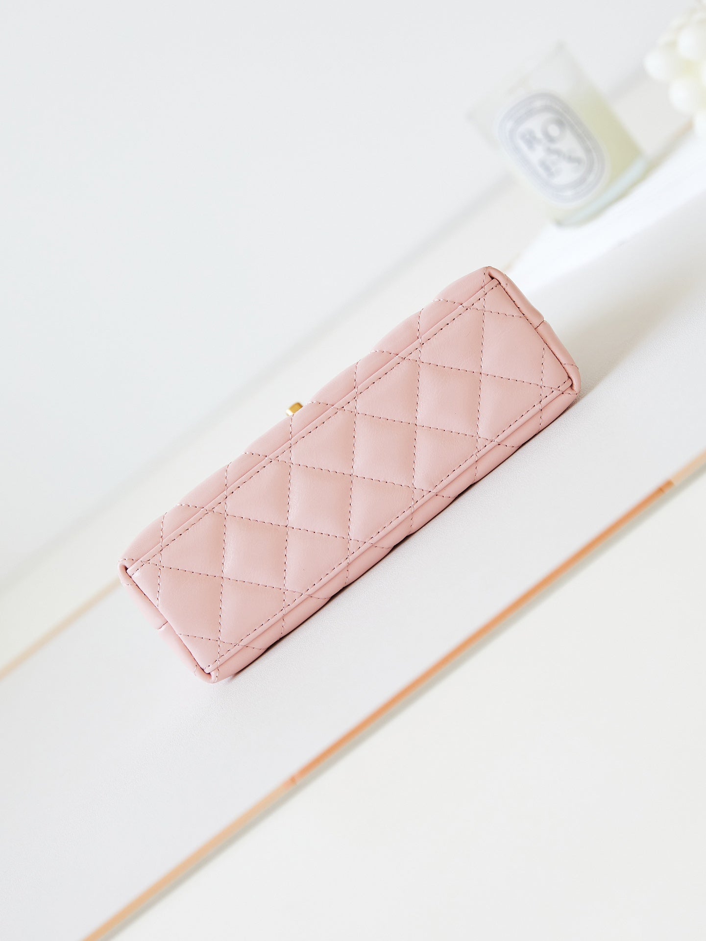 Sac shopping Kelly CC 24A Nano 19 cm en cuir d'agneau rose clair