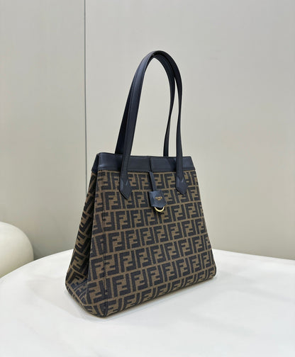 Grand sac Fendi Origami 33 marron mélangé noir en tissu jacquard FF