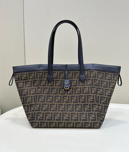 Grand sac Fendi Origami 33 marron mélangé noir en tissu jacquard FF