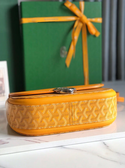 233 SAC 25 EN CUIR DE VEAU JAUNE ET TOILE GOYARDINE