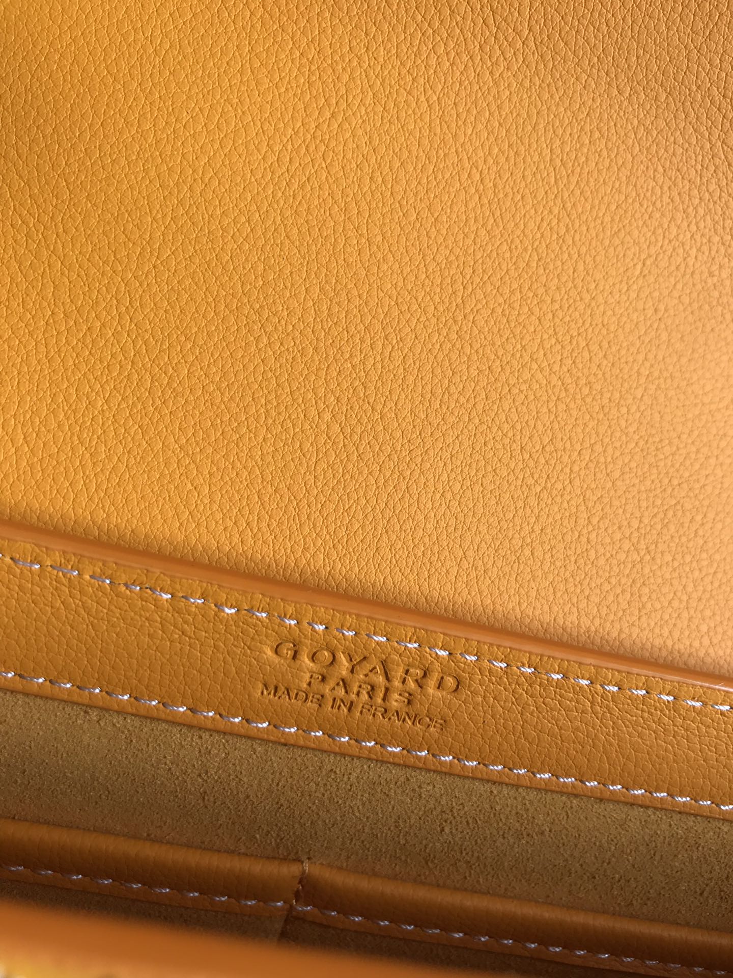 233 SAC 25 EN CUIR DE VEAU JAUNE ET TOILE GOYARDINE