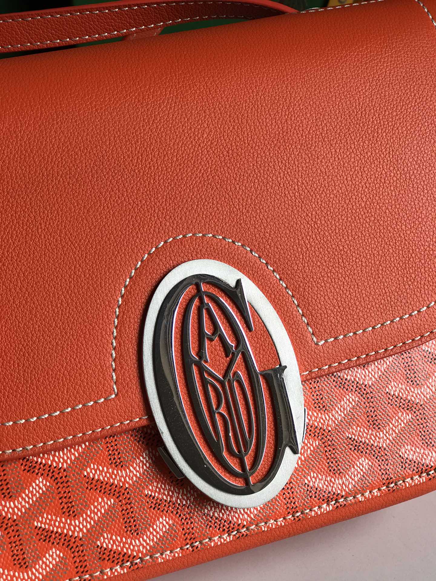 233 SAC 25 EN CUIR DE VEAU ORANGE ET TOILE GOYARDINE