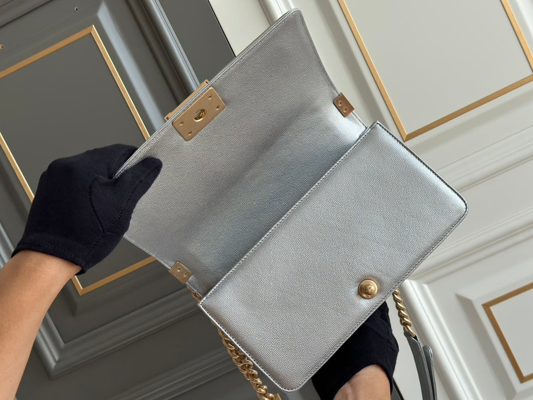 garçon moyen 25 chevron gris caviar matériel doré vieilli