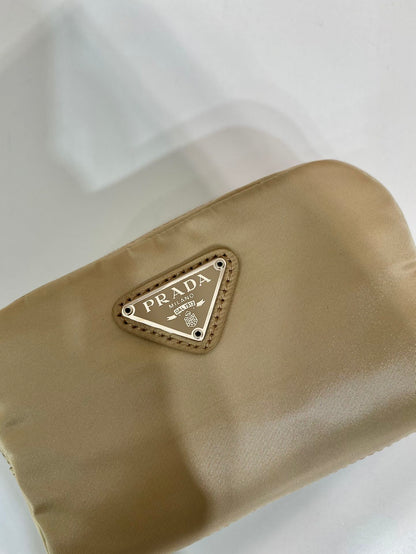 Pochette Pra 12 pouces en nylon recyclé marron clair