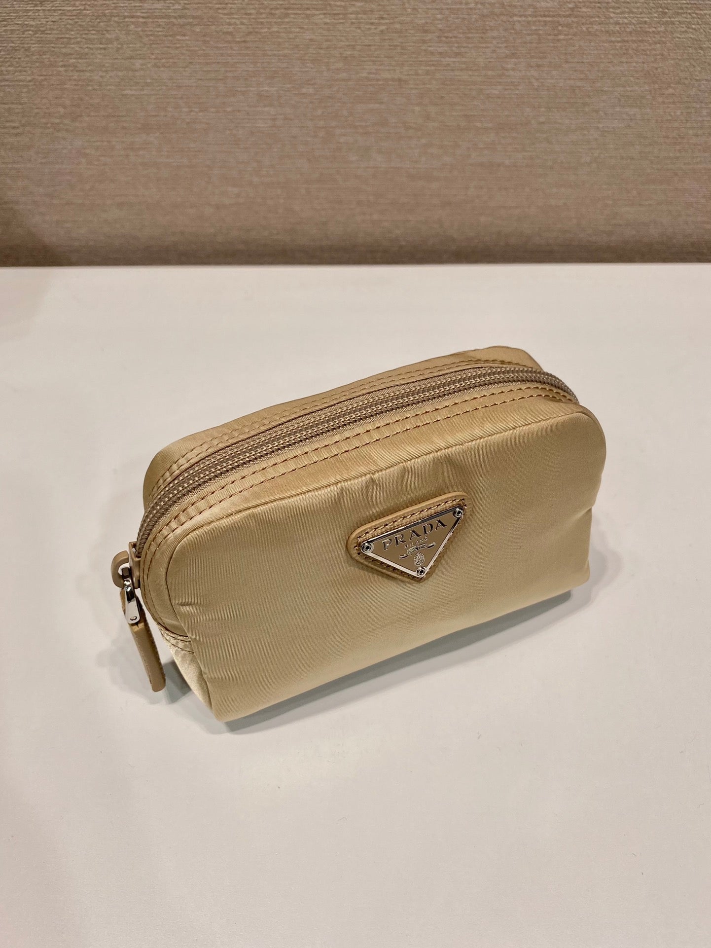 Pochette Pra 12 pouces en nylon recyclé marron clair