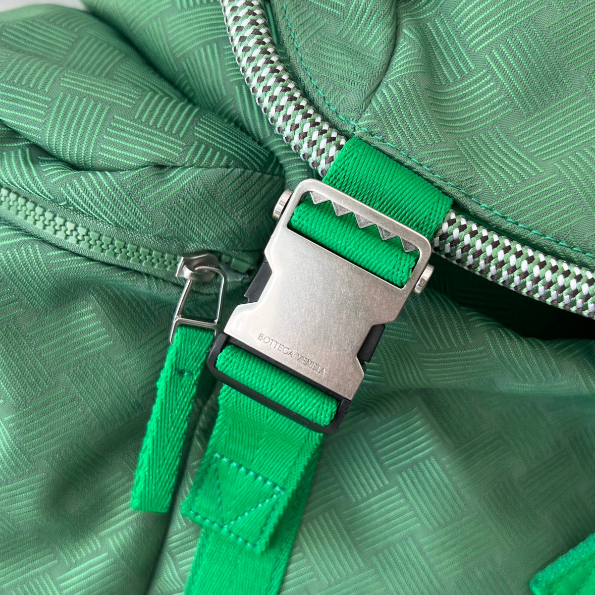 SAC À DOS ALTO 42 EN TISSU JACQUARD VERT FRAIS
