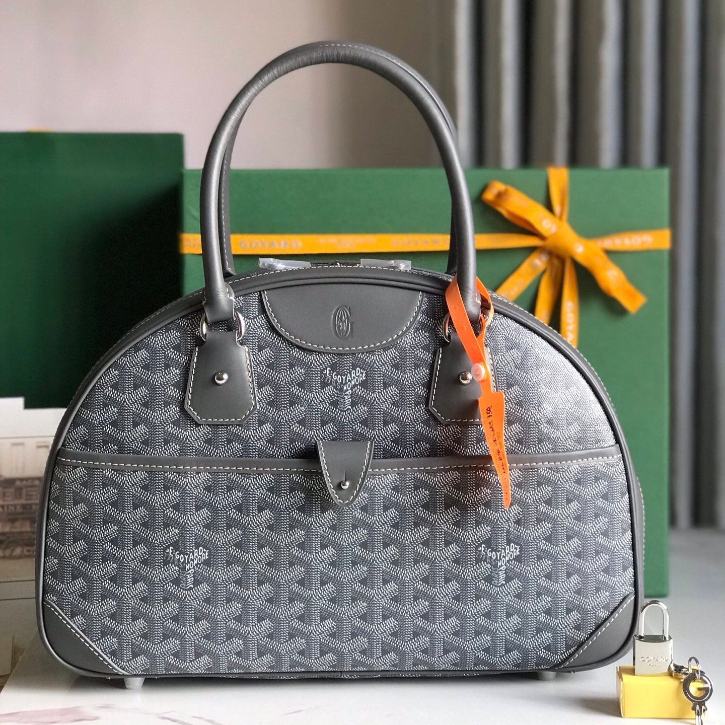 SAC SAINT JEANNE 35 EN TOILE GOYARDINE GRISE ET CUIR DE VEAU