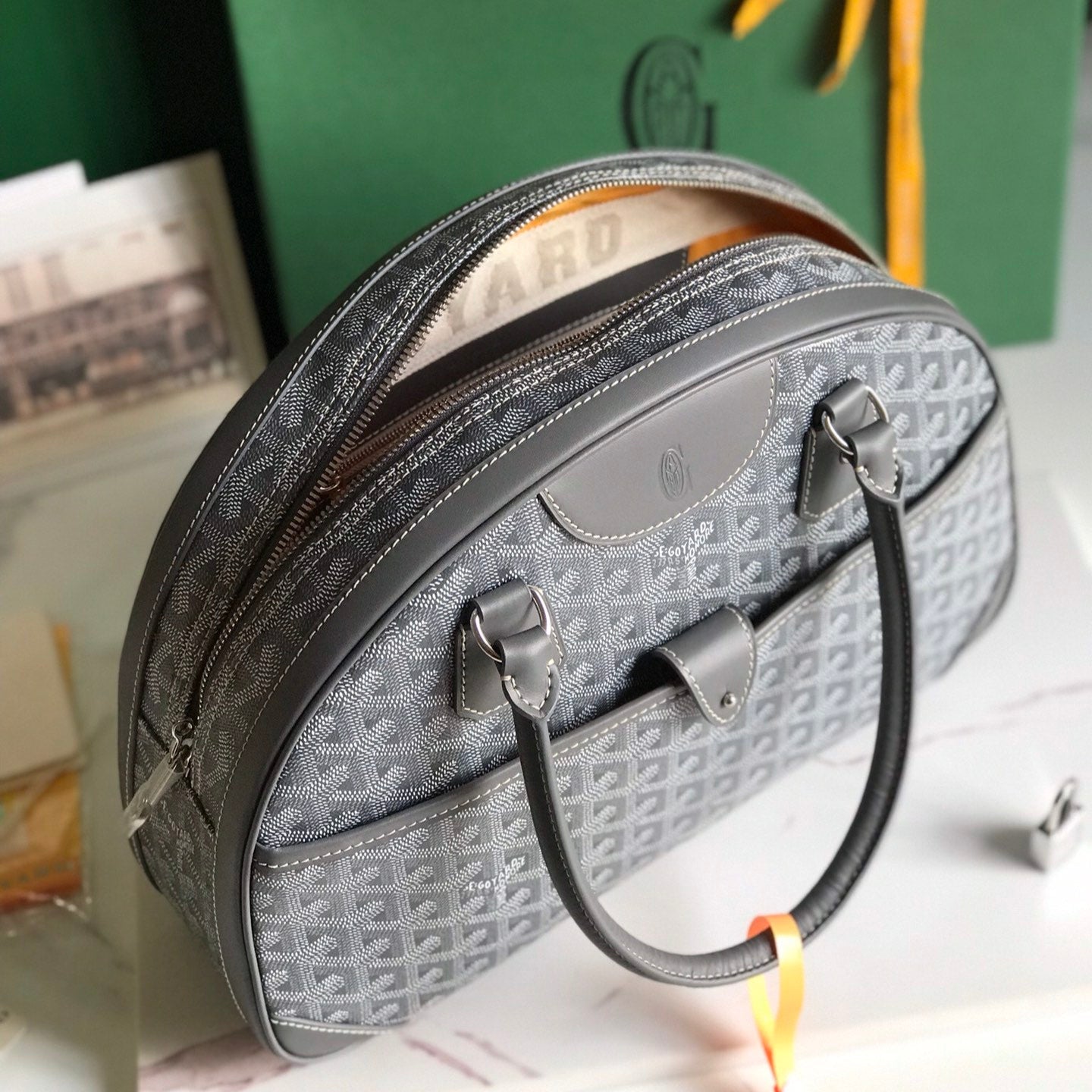 SAC SAINT JEANNE 35 EN TOILE GOYARDINE GRISE ET CUIR DE VEAU