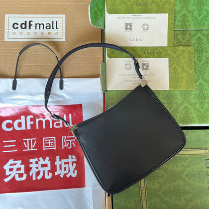 Petit sac bandoulière fin en mors de cheval 23 en cuir de veau noir, matériel palladié