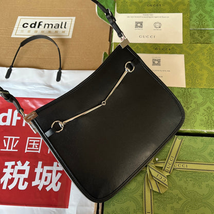 Petit sac bandoulière fin en mors de cheval 23 en cuir de veau noir, matériel palladié