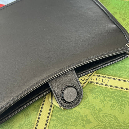 Petit sac bandoulière fin en mors de cheval 23 en cuir de veau noir, matériel palladié