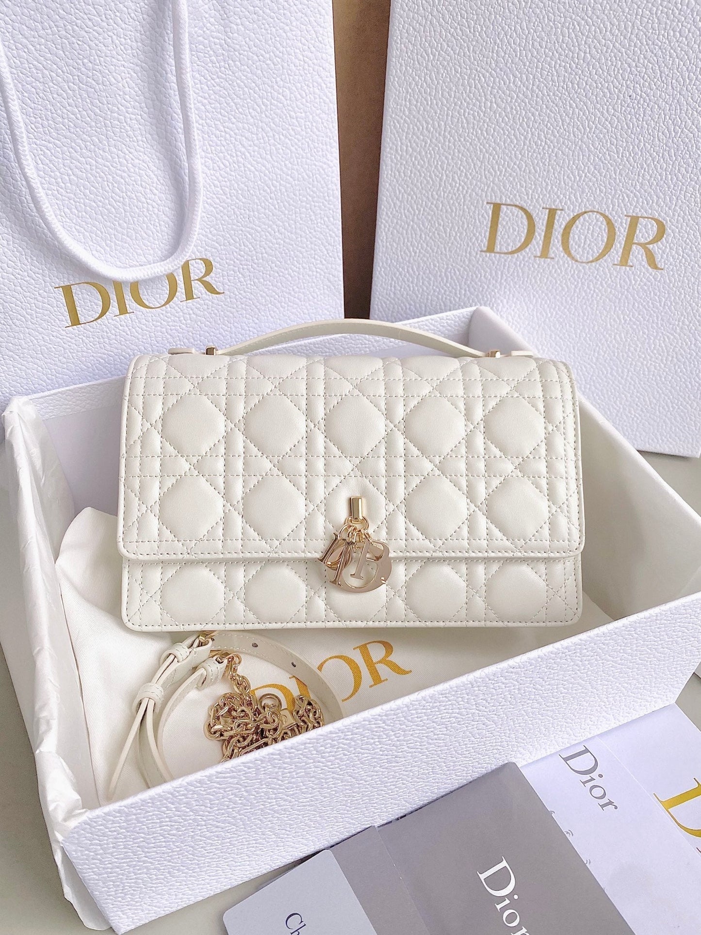 MISS LADY 24 GRAND SAC EN CUIR D'AGNEAU BLANC