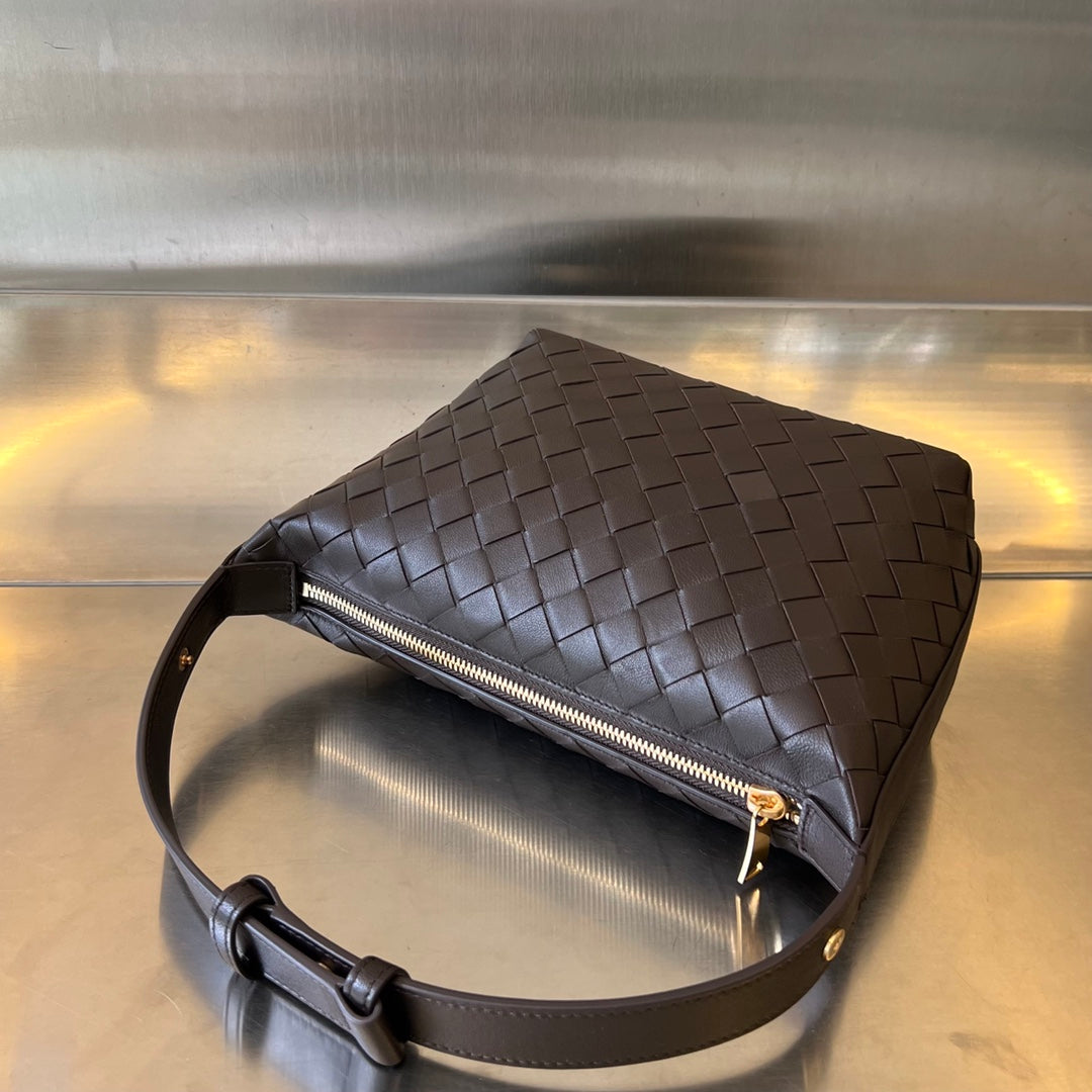 フォンダンカーフスキンのWALLACE 22バッグ
