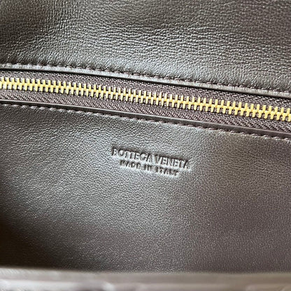 BV ロングクラッチ アンディアモ ハンドル付き 31cm チョコレート カーフスキン Ghw 