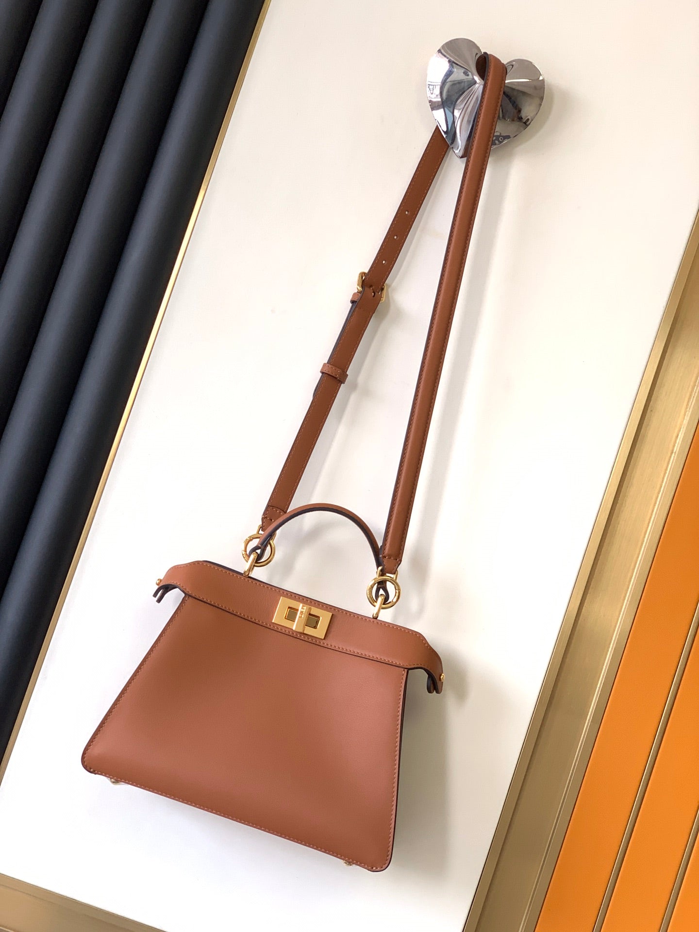 Sac Peekaboo ISeeU Small 27 cm en cuir d'agneau doré et accessoires dorés 