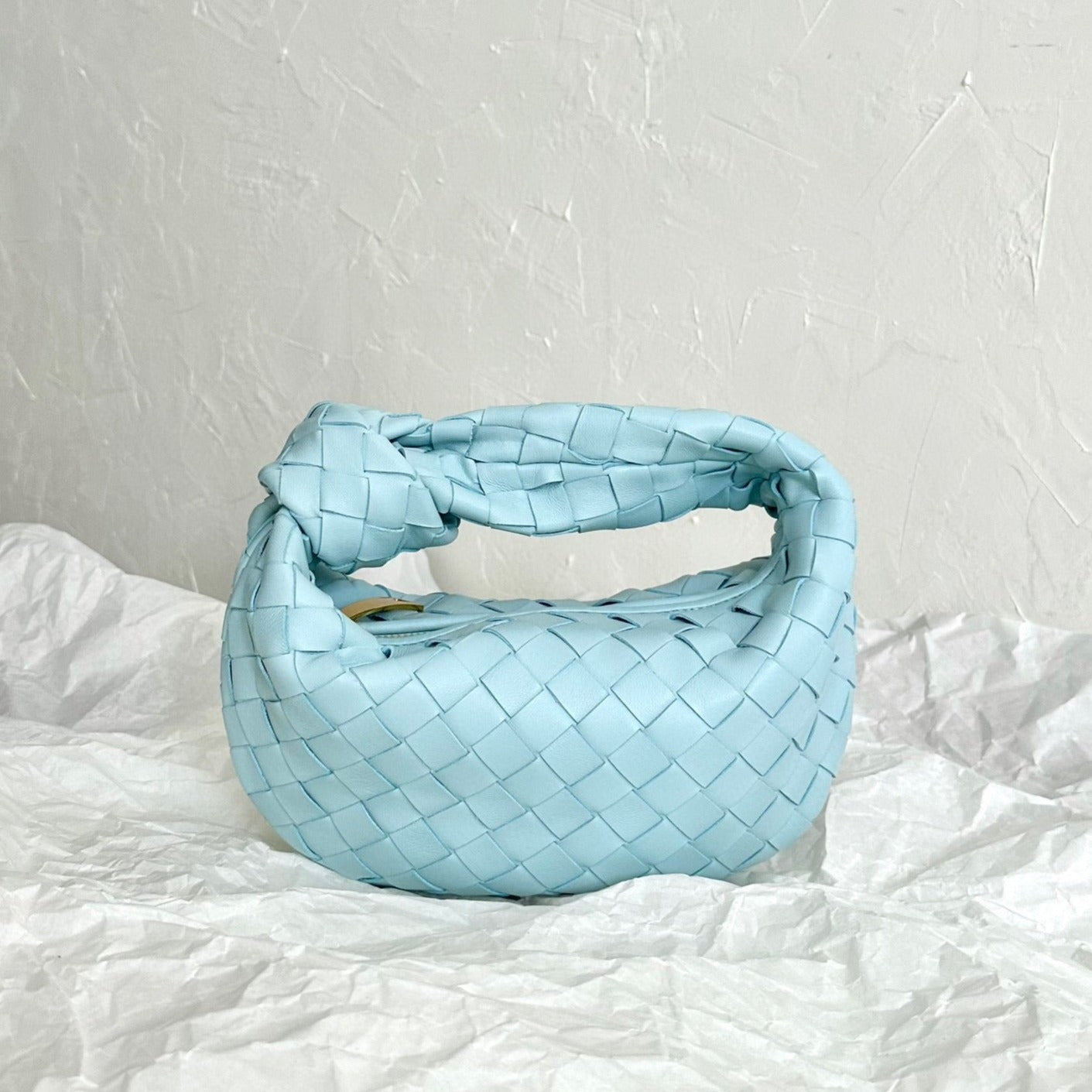 mini jodie 28 en cuir d'agneau bleu nuage
