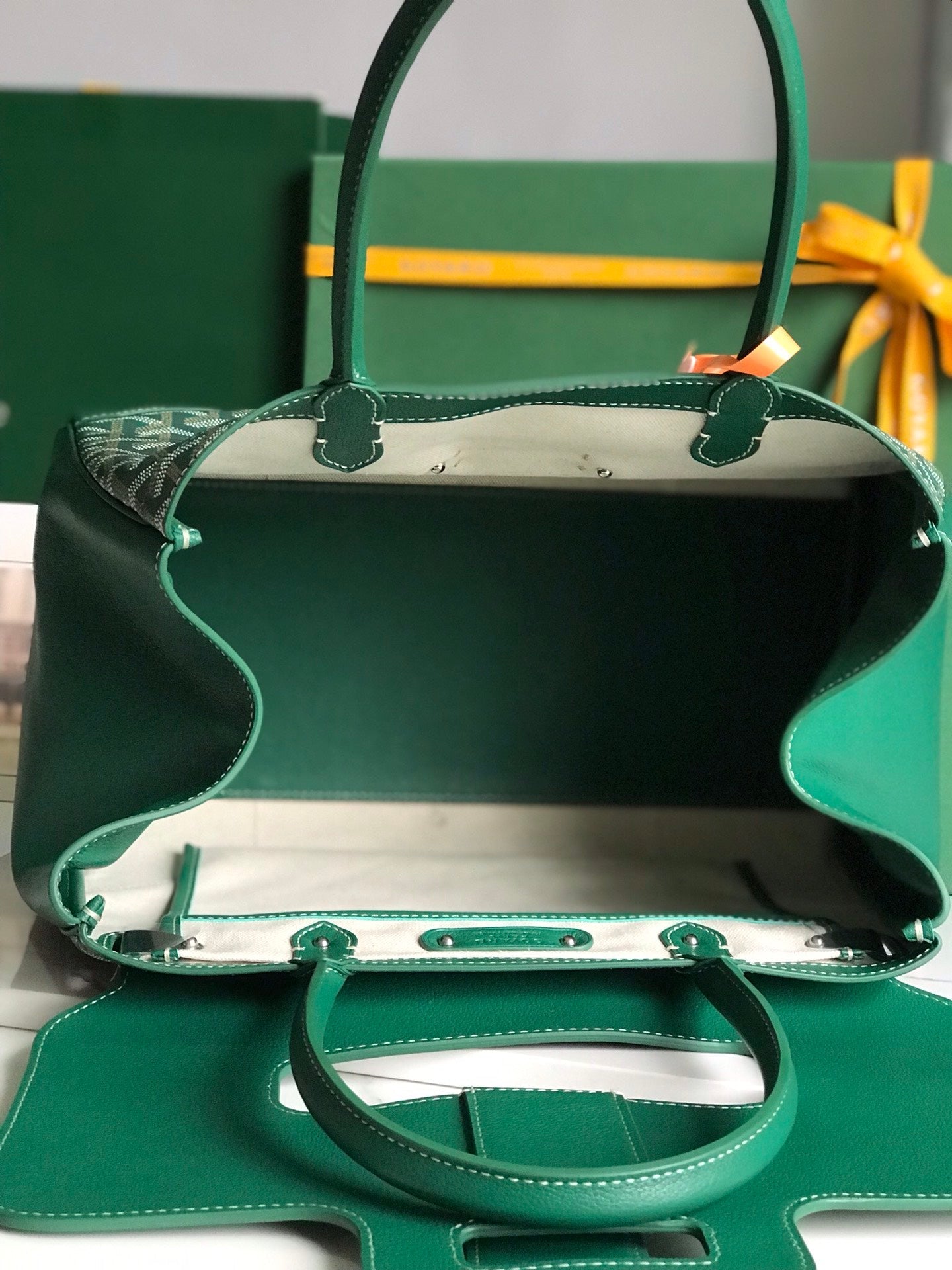 SAC SAIGON SOUPLE 34 EN TOILE GOYARDINE VERTE ET CUIR DE VEAU