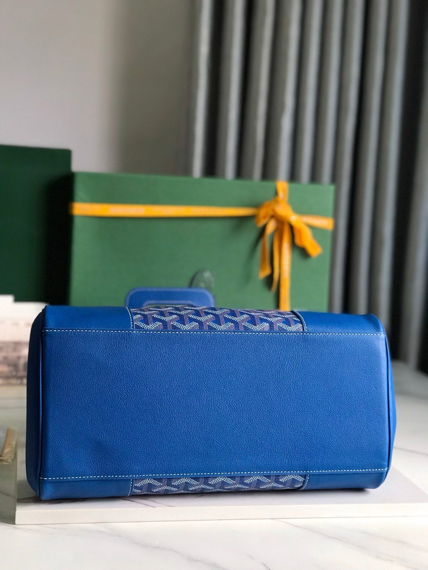 SAC SAIGON SOUPLE 34 EN TOILE GOYARDINE BLEU CUIR ET CUIR DE VEAU