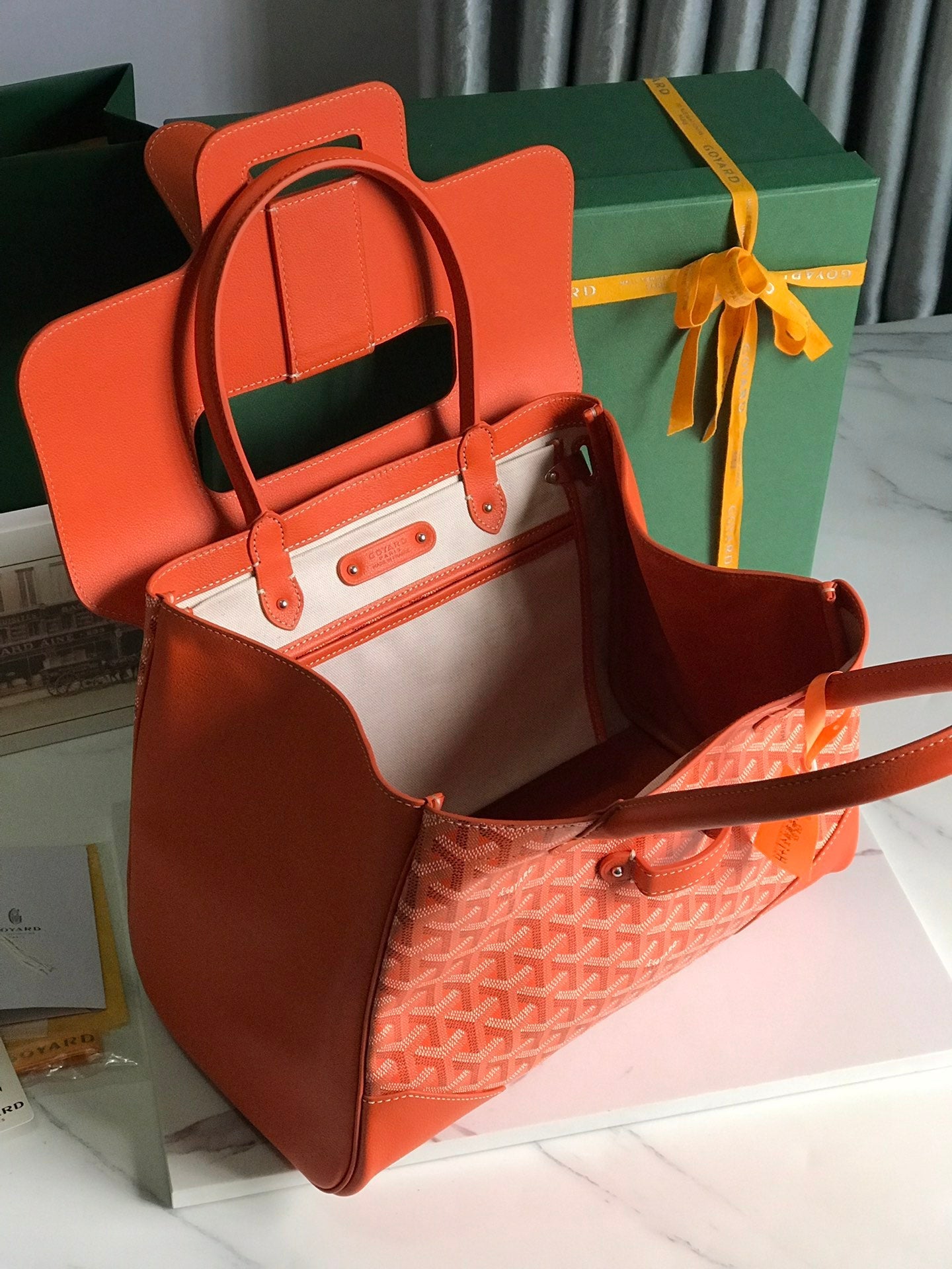 SAC SAIGON SOUPLE 34 EN TOILE GOYARDINE ROUGE ORANGE ET CUIR DE VEAU