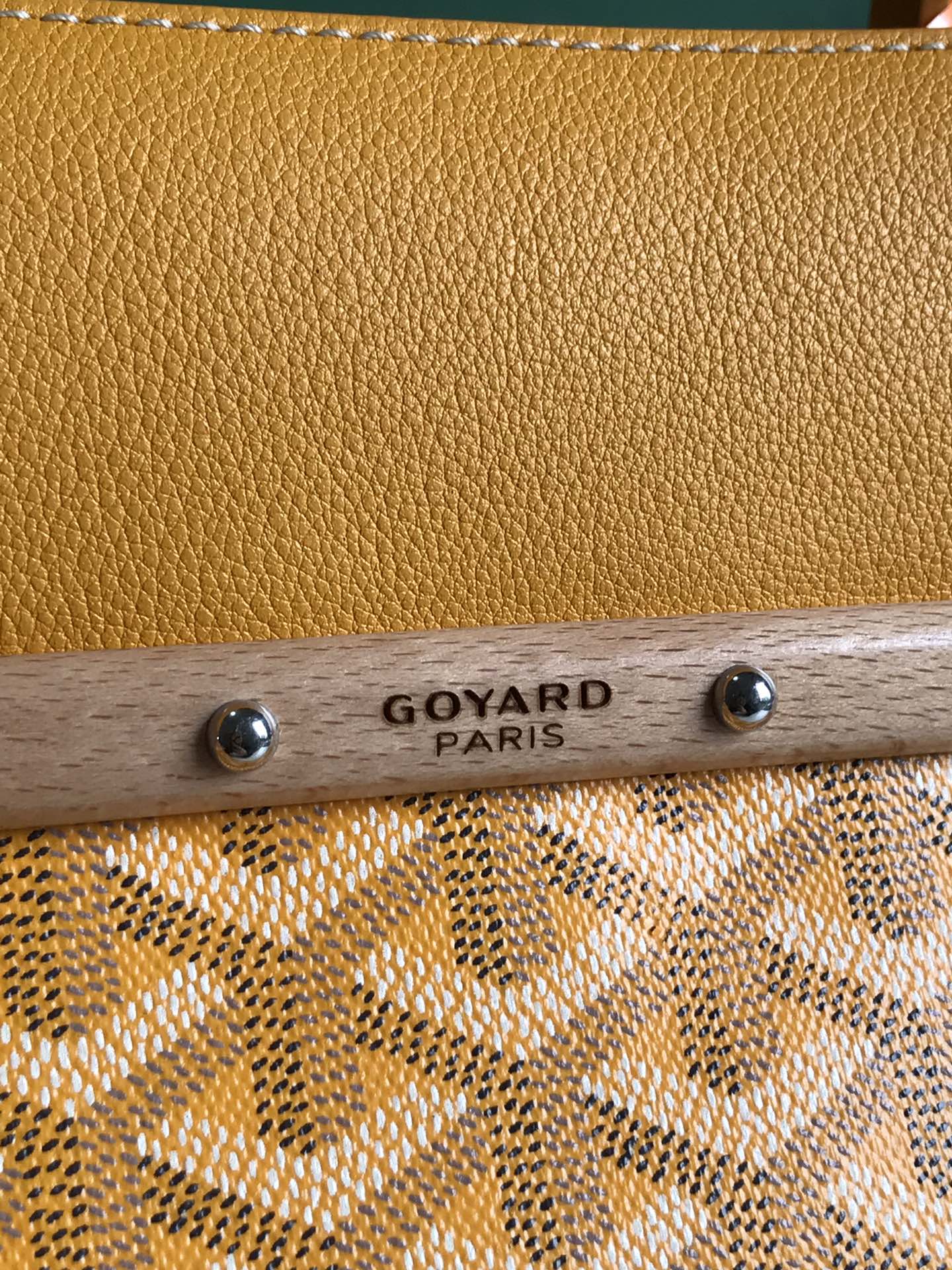 SAC SAIGON SOUPLE 34 EN TOILE GOYARDINE JAUNE ET CUIR DE VEAU